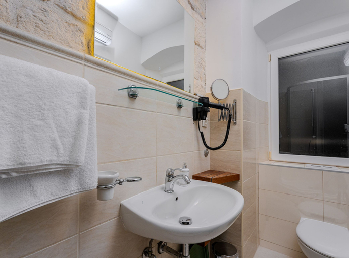Bathroom 2, Apartments Nonna, Komiža