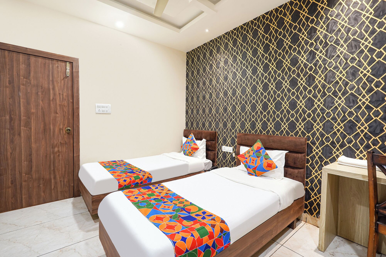 Room 3, FabHotel Zamzam Residency, Bhopal