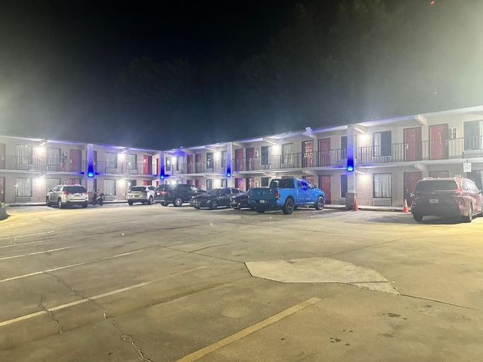 Exterior 4, Regency Inn, Clayton