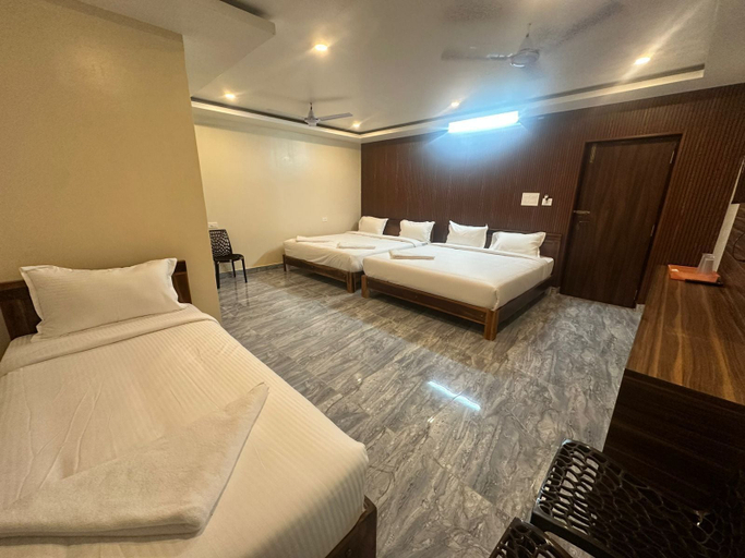 Room 3, SG SQUARE GRAND BEACH RESORT, Viluppuram