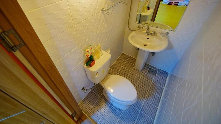 Bathroom 3, Jeonju Guigeoraesa Hanok Pension, Jeonju