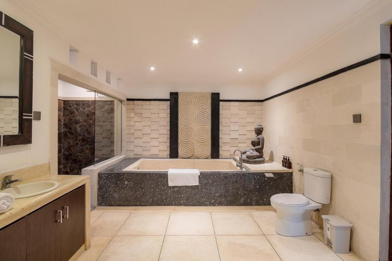 Bathroom 3, Roy Guest House, Badung