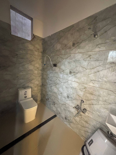 Bathroom 3, Hotel Golden Palace, Jalor