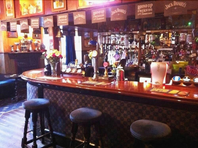 Food & Drinks, The Vyvyan Arms Hotel, Cornwall