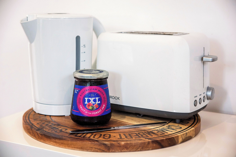 Coffee and/or coffee maker, Sunny Shackell - 12pm checkout, Campaspe - Echuca