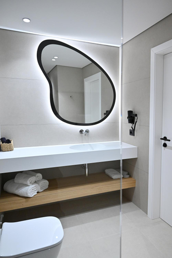 Bathroom 5, Muze Hotel, Sarandës