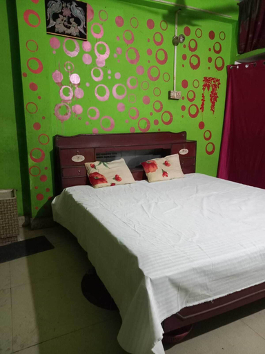 Room 4, Revivo Hotel shree palace, Kanpur Nagar