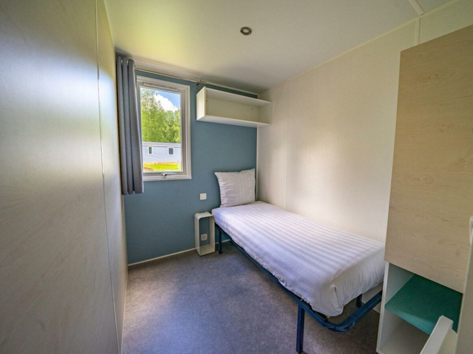 Room 5, Holiday Home in Amstelveen With Terrace, Amstelveen