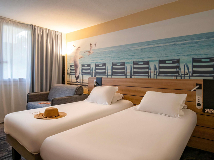 Bedroom 4, Novotel Antibes Sophia Antipolis, Alpes-Maritimes