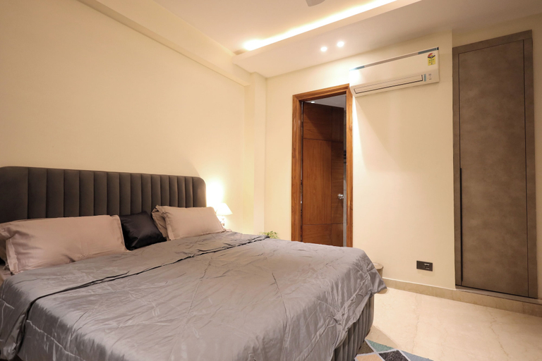 Room 3, ZEALIN Stays Golf Course Road PHASE 1, Gurgaon