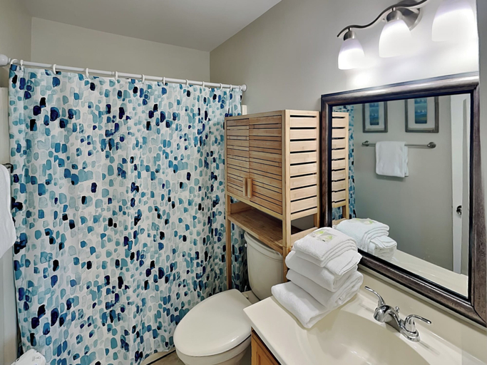 Bathroom 3, The Landing, Baldwin