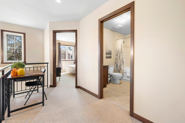 Others 3, Townhouse With Free Shuttle To Tremblant Resort, Les Laurentides