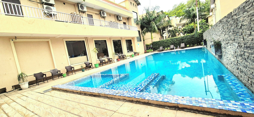 Pool 2, Hotel Meridien River Front Rajbagh, Nainital