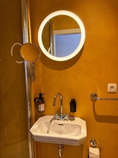 Bathroom 3, Clemanbruges, West-Vlaanderen