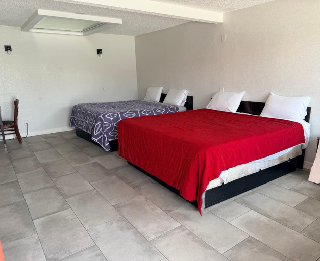 Bedroom 2, Rocky Inn Motel, Los Angeles