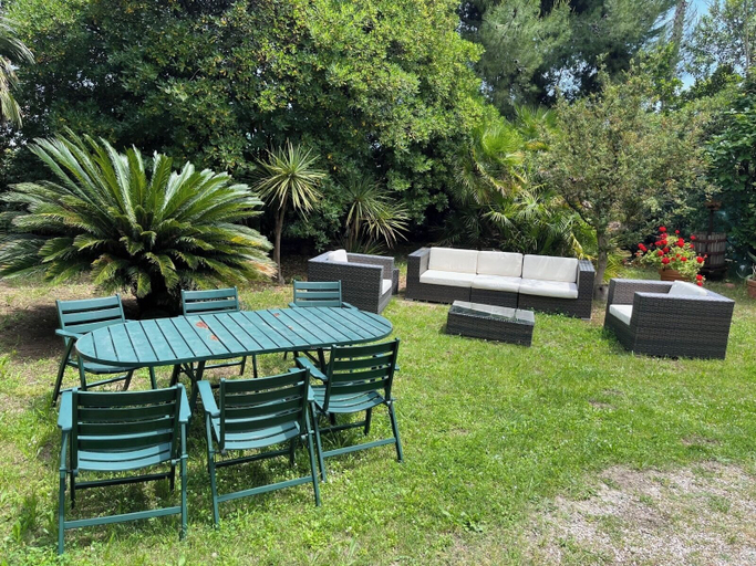 Exterior 5, mare in pineta, Ascoli Piceno