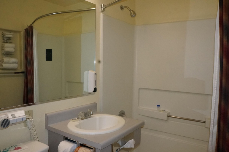 Bathroom 4, Oroville Value Suites, Butte