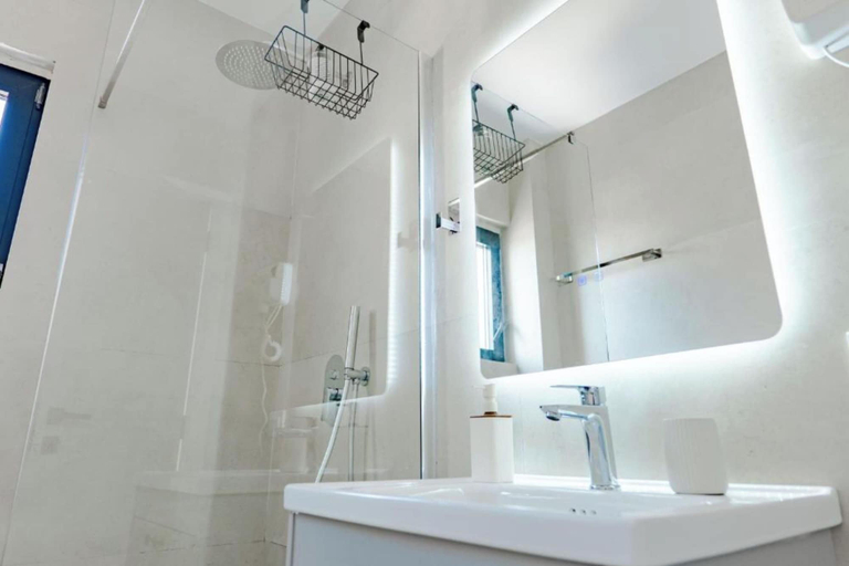 Bathroom 3, SeaScape Residence, Sarandës
