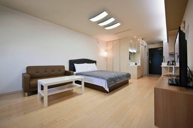 Bedroom 2, Prime Guesthouse, Jung