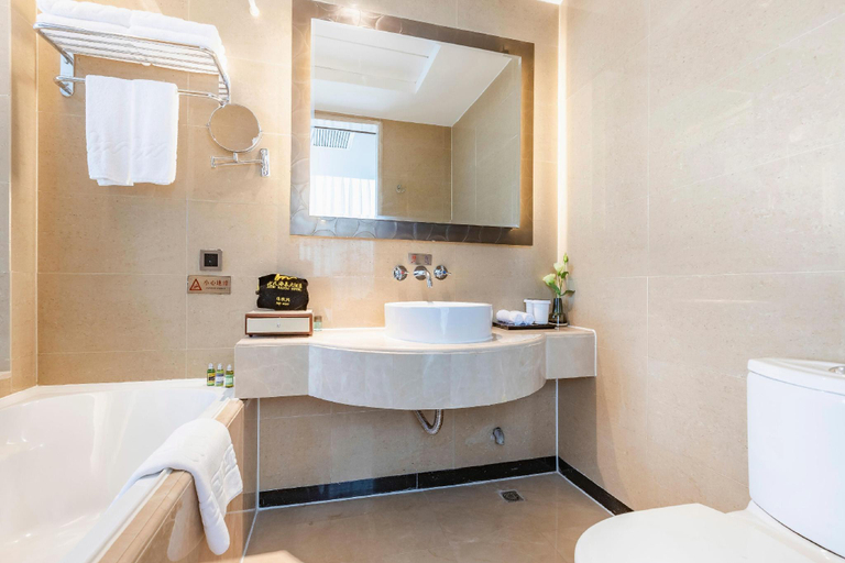 Bathroom 4, Nishi Haitai Hotel, Jinan