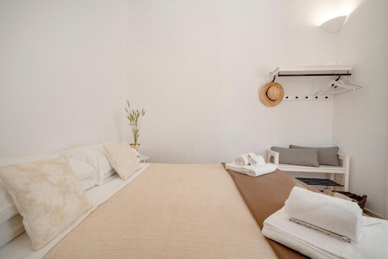 Room 3, TRULLI LITHOS SUITE, Bari