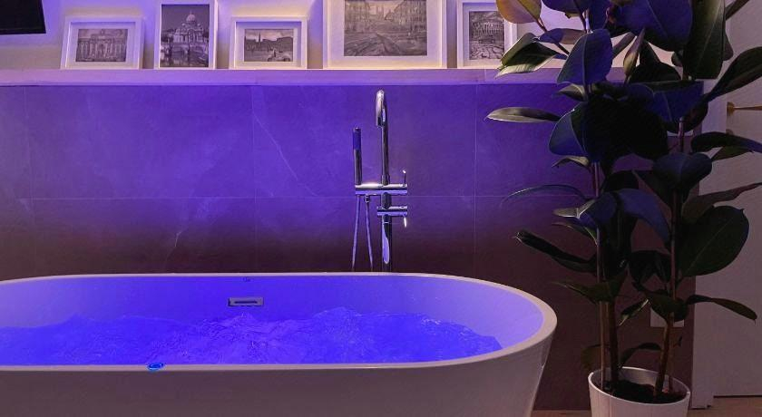 Bathroom 2, Le Coq Suites, Roma