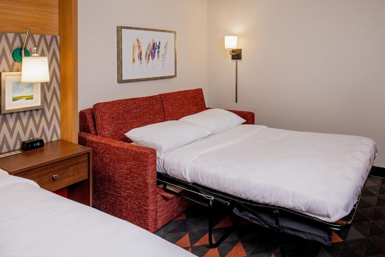 Bedroom 2, Magnuson Hotel and Convention Center at Oyster Point, Newport News