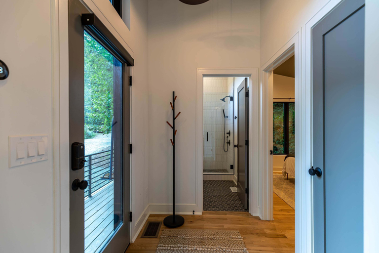Interior 4, Little Bear Escape - Pet Friendly Luxe Custom Tiny House Hot Tub Between Boone & Banner Elk, Watauga