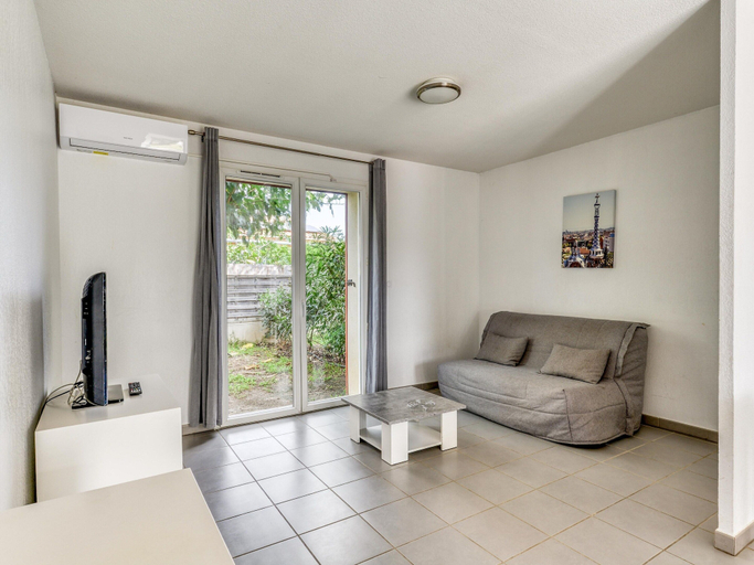 Living room, Studio Apartment in Argeles-sur-mer, Pyrénées-Orientales