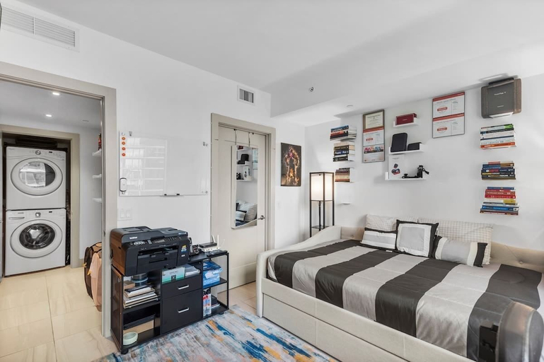 Interior 3, Brickell 1BR Skyline Balcony Corner Suite Walkable to City Centre Luxepad, Miami-Dade