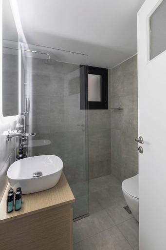 Bathroom 4, Elliot, Neapoli, Attica