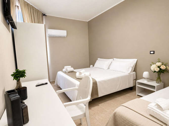 Bedroom 3, Hotel Santuario Pompei, Napoli