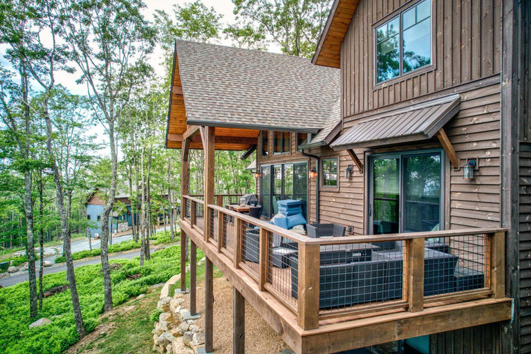 Interior 2, Grayling Lodge at Eagles Nest, Avery