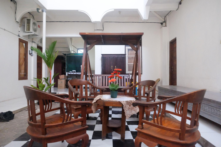 Public Area 3, RedDoorz Syariah near Jogja Expo Center, Bantul