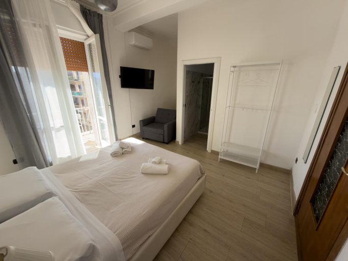 Bedroom 2, b&b 10 mt dal duomo, Benevento