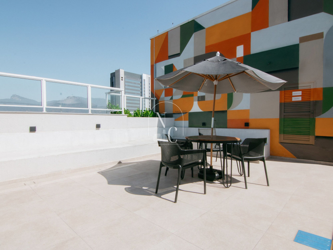 Outdoor dining 3, Rio Wonder by RNC Flats, Rio de Janeiro