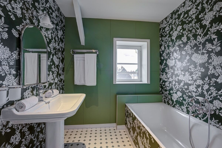 Bathroom 2, VILLA HENRIETTE, Calvados