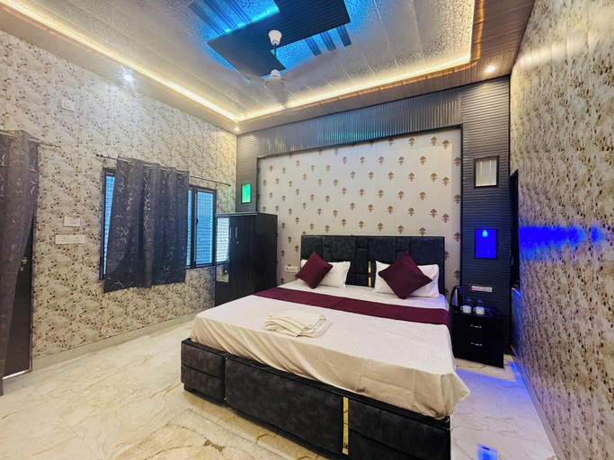 Room 4, Vishnu Priya Guest House Ayodhya, Faizabad