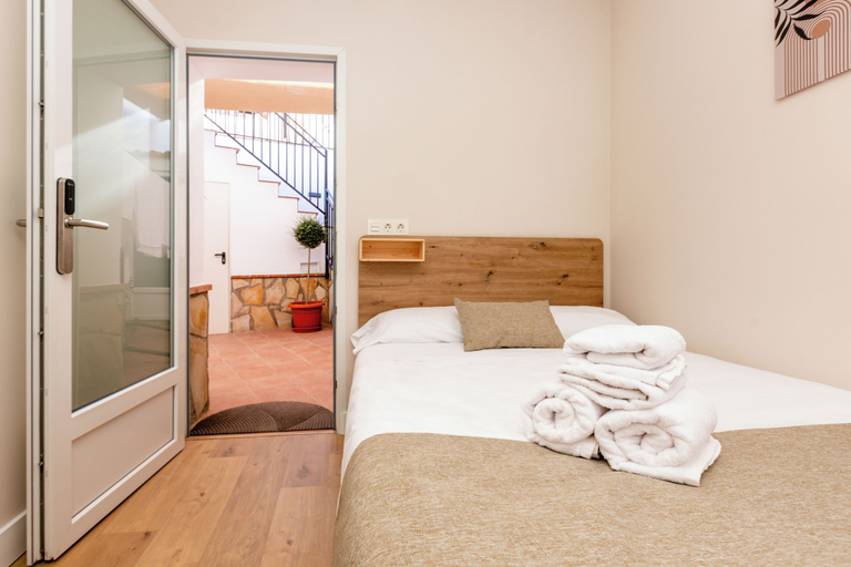Room 4, Hospedería Boho Granada by eme hoteles, Granada