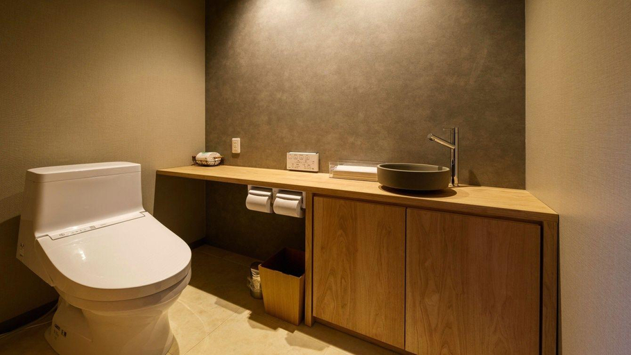 Bathroom 3, Shisuien, Shūnan