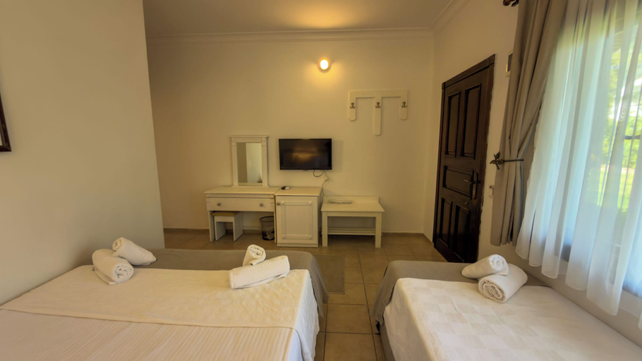 Bedroom 4, Cunda Deniz Hotel, Ayvalık