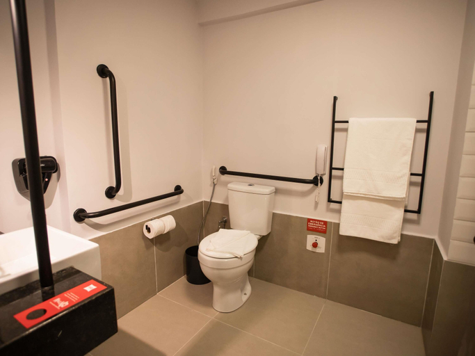 Bathroom 3, Ibis Serra Talhada, Serra Talhada