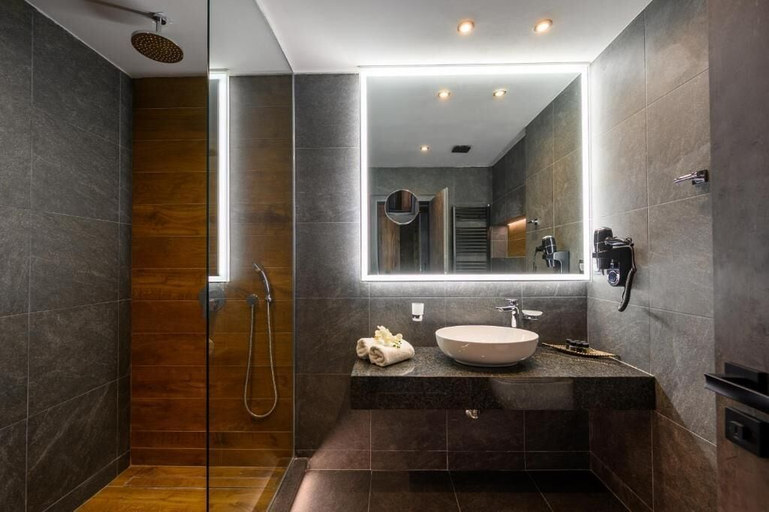 Others 4, Grand Hotel Therme, Razlog