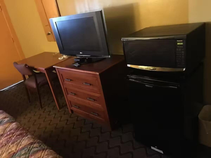 Room 4, Townhouse Motor Lodge Springfield Oh, Clark