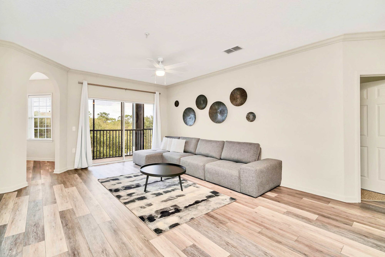 Interior 2, Upstay Condo With Outdoor Pool & Sauna, Orange