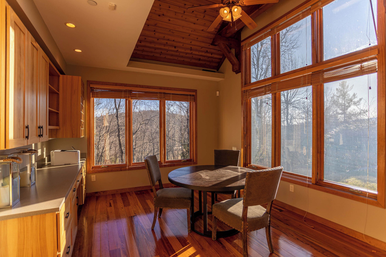 Interior 3, Horizons Edge, Watauga