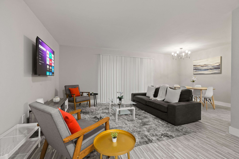 Room 5, 2BR 1BA Apartment With Great Amenities