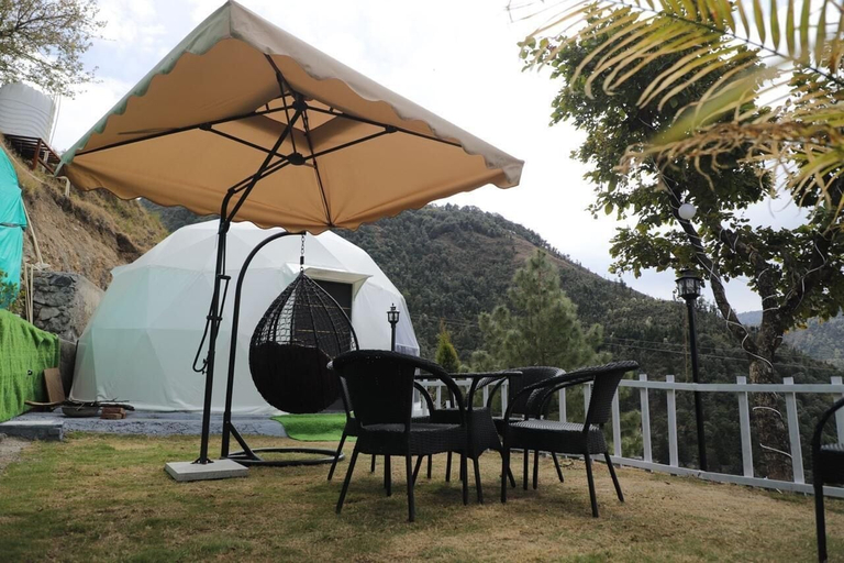 Outdoor dining, Manzil Escapes, Tehri Garhwal