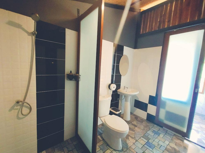 Bathroom 3, Kohmook Nurse House, Kantrang
