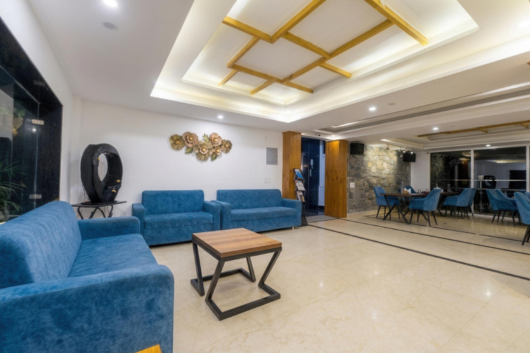 Public Area 2, The Palm Aryan Mussoorie - 5 mins Walk to Mall Road, Dehradun
